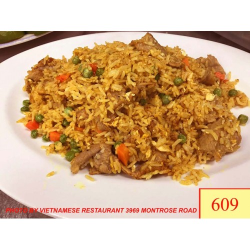 609. CƠM CHIÊN BÒ CÀ RI - BEEF CURRY FRIED RICE ( BEEF, PEAS, CARROTS & EGG)